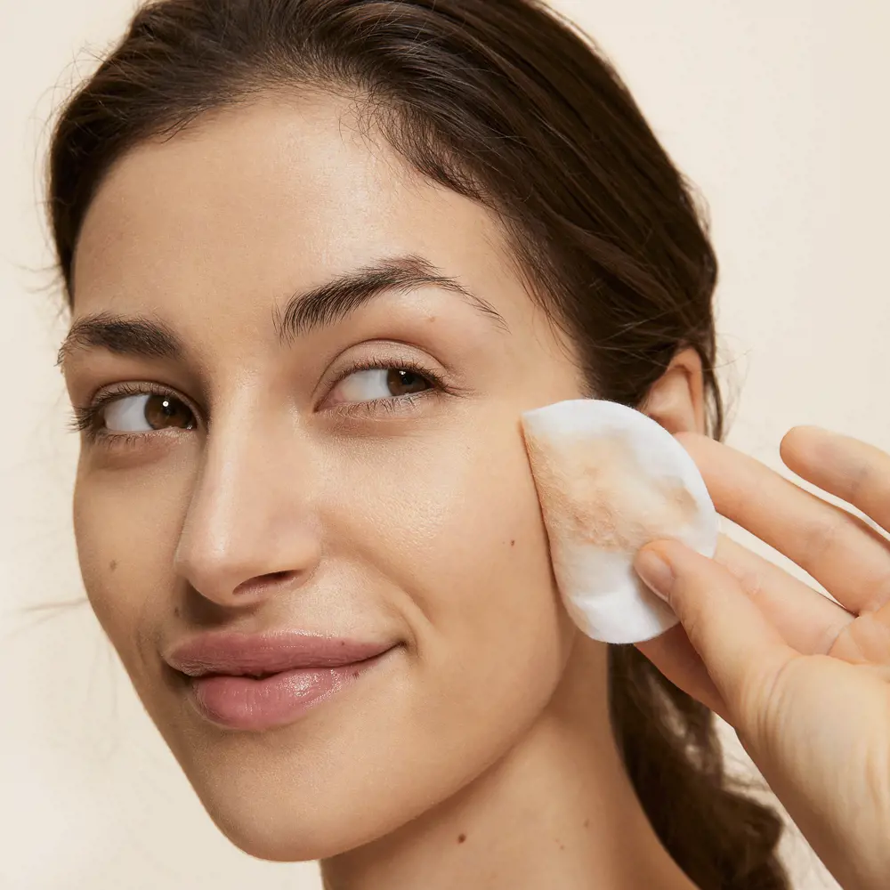 pulizia del viso con il gel viso